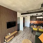 Port Stylowy Loft- W Cenie Klimatyzacja, Baseny, 2 Jacuzzi, Sauna, Szlafroki, Bawialnia Apartment Kolberg