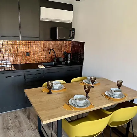 Port Stylowy Loft- W Cenie Klimatyzacja, Baseny, 2 Jacuzzi, Sauna, Szlafroki, Bawialnia 아파트