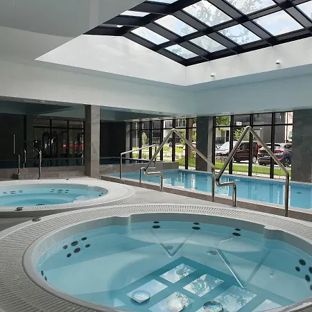 Port Stylowy Loft- W Cenie Klimatyzacja, Baseny, 2 Jacuzzi, Sauna, Szlafroki, Bawialnia Apartment *