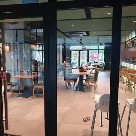 아파트 Port Stylowy Loft- W Cenie Klimatyzacja, Baseny, 2 Jacuzzi, Sauna, Szlafroki, Bawialnia